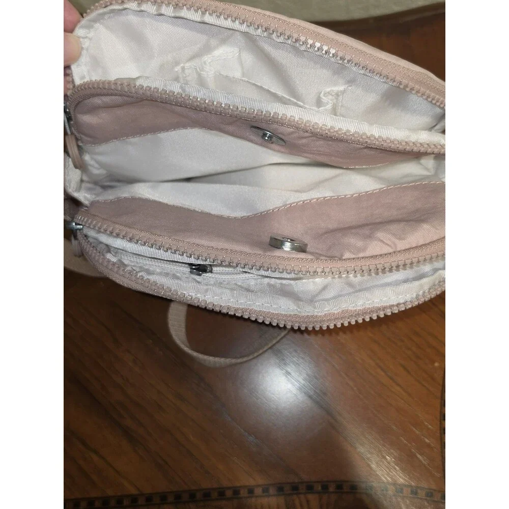 Kipling keefe shoulder